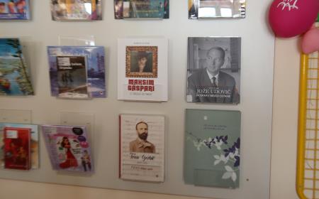 PREDAJA KNJIG POŠ GRAHOVO 05 FOTO LJUBO VUKELIČ